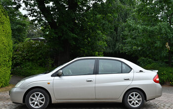 Toyota Prius (1997 - 2003) - Zijkant