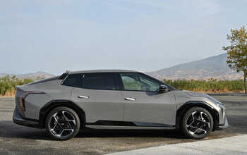 Kia EV4 Fastback - Zijkant