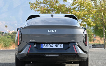 Kia EV4 Fastback - Recht achter