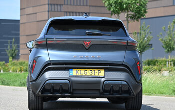 Cupra Raval - Recht achter