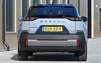 Subaru Uncharted - Recht achter