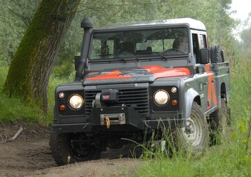 Land Rover Defender (1948 - 2018)