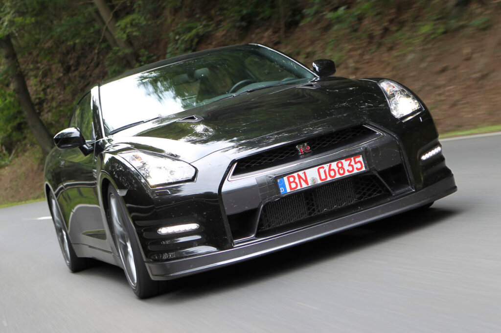 Nissan GT-R