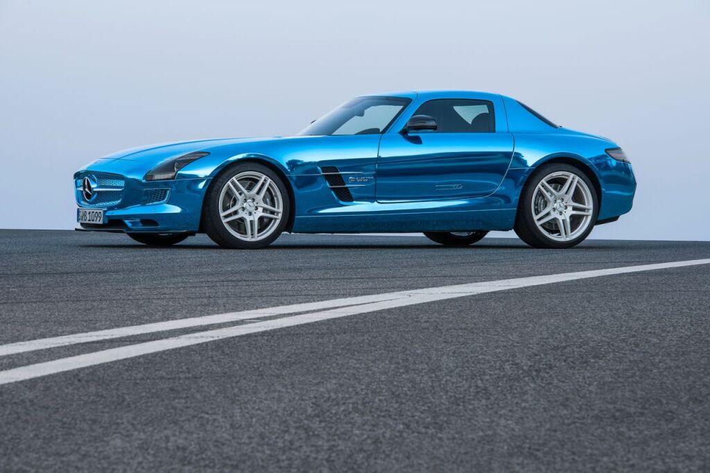 Mercedes-Benz SLS