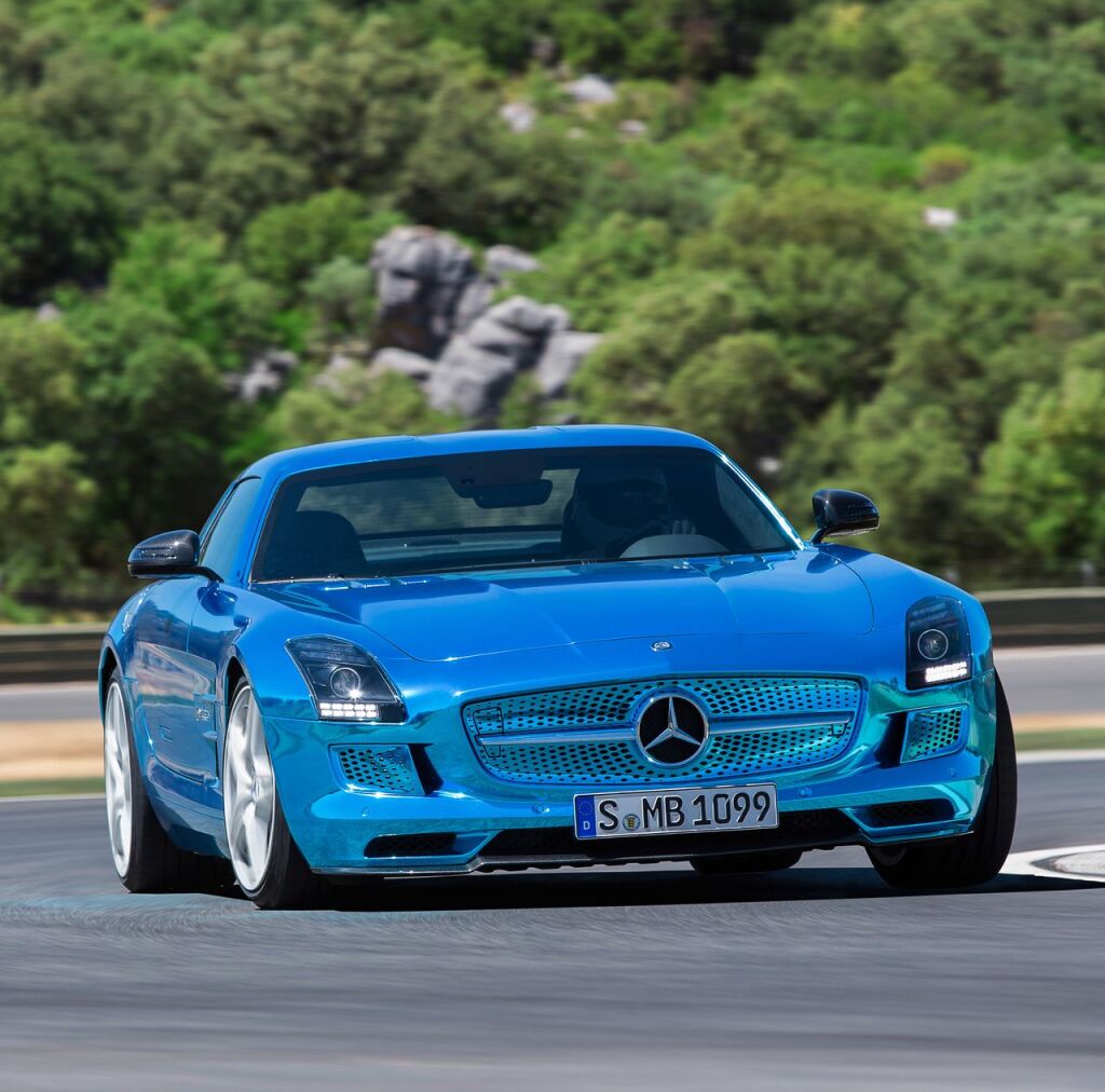 Mercedes-Benz SLS