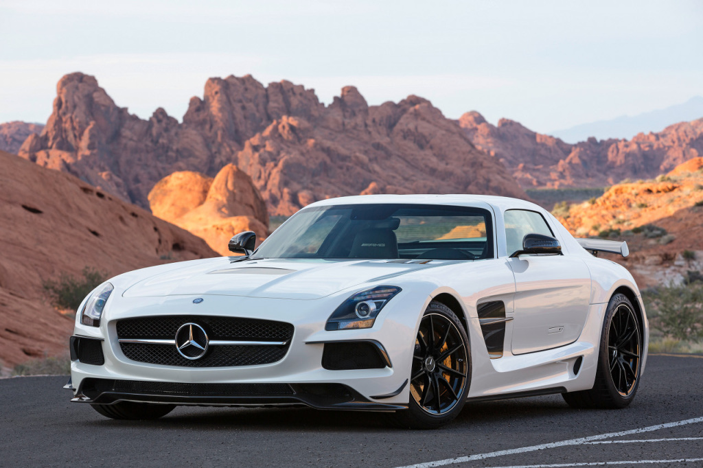 Mercedes-Benz SLS