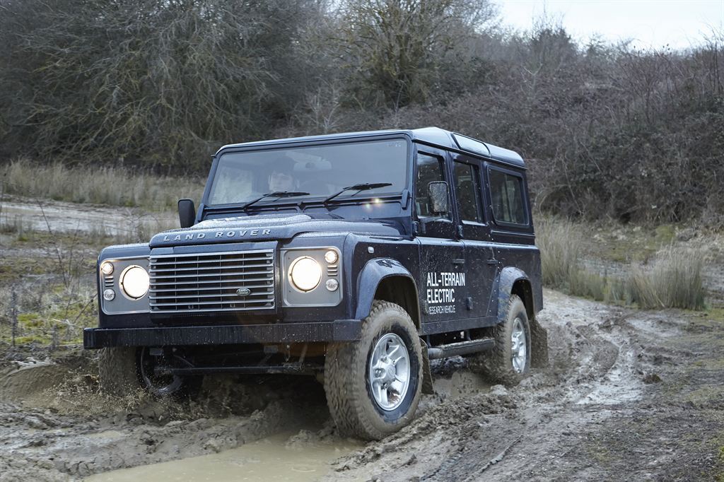 Land Rover Defender (1948 - 2018)