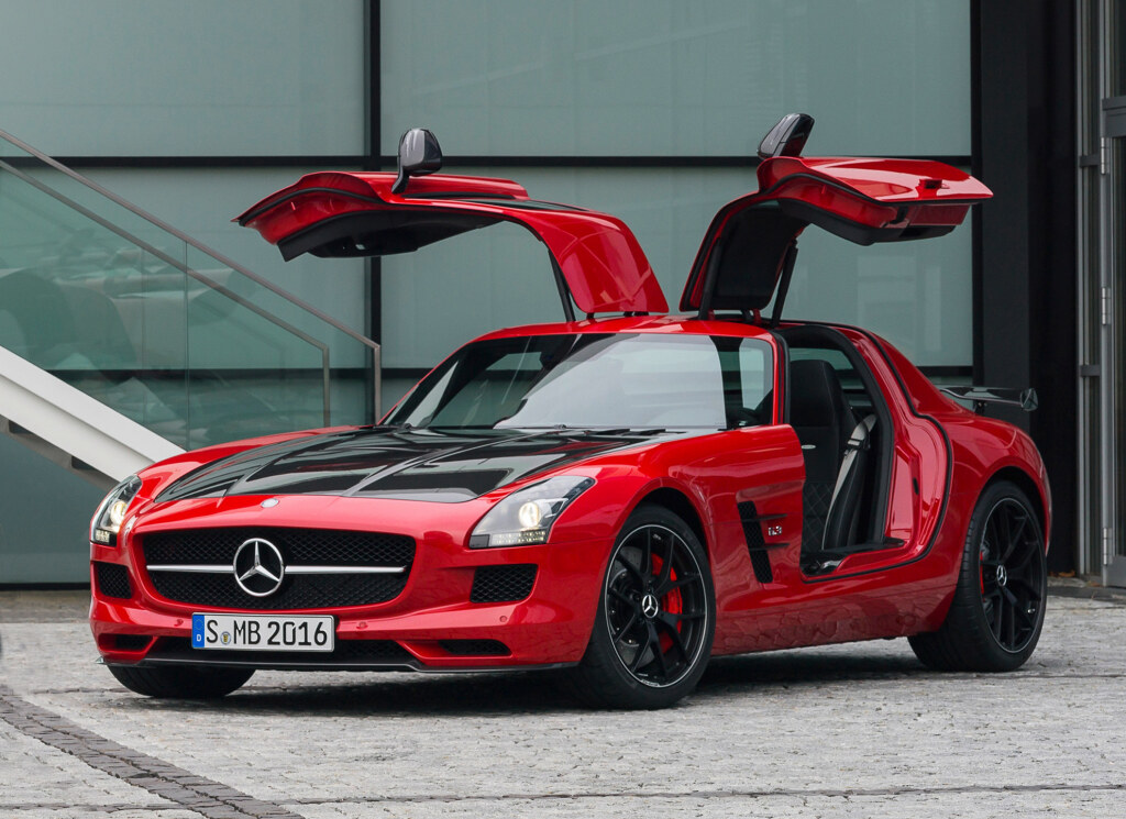 Mercedes-Benz SLS