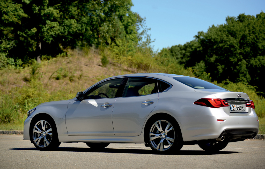 Infiniti Q70