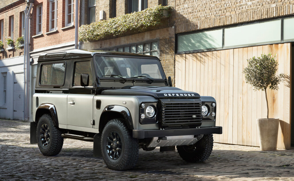 Land Rover Defender (1948 - 2018)