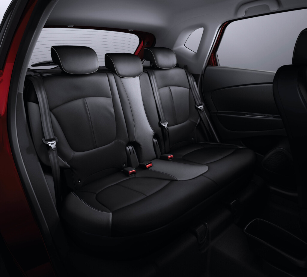 Renault Captur (2013 - 2019) TC90 Helly Hansen