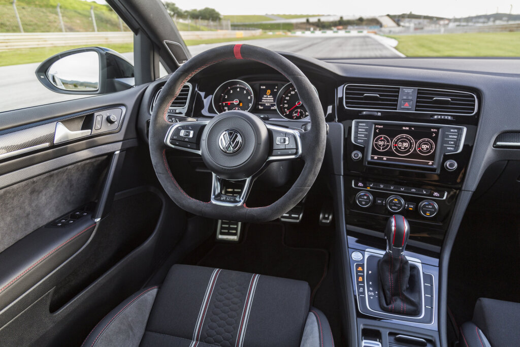 Volkswagen Golf VII 2.0 GTI Performance DSG