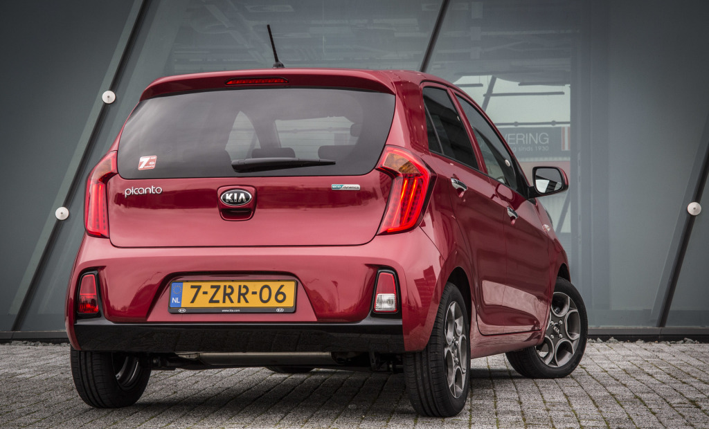 Kia Picanto (2011 - 2017) 1.0 CVVT DynamicLine (5d)