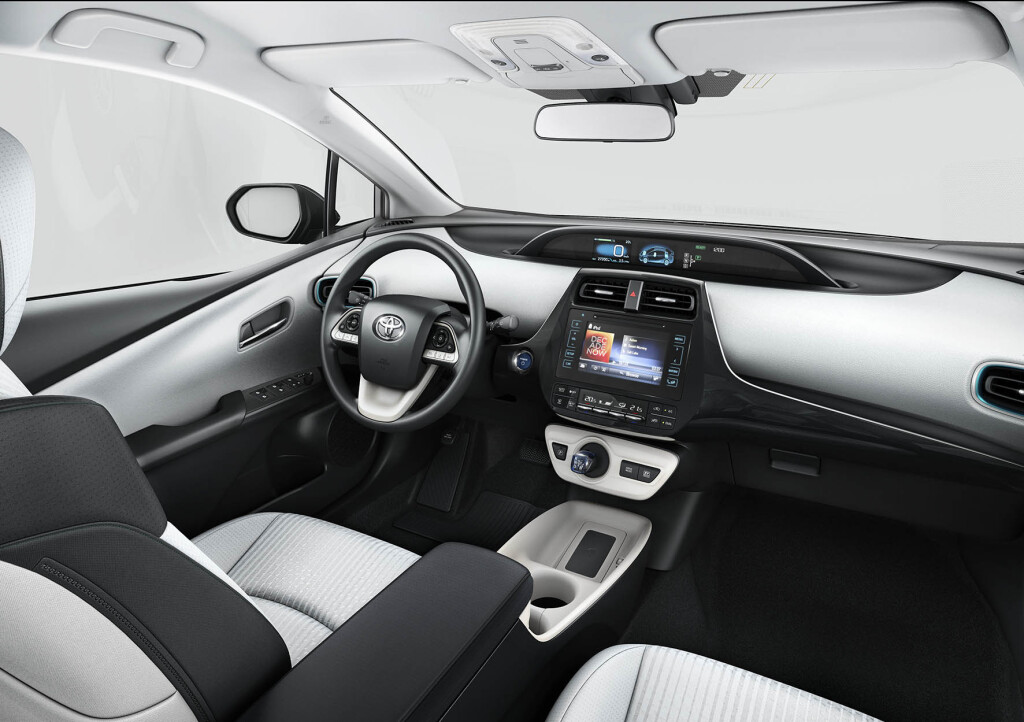Toyota Prius (2016 - 2023)