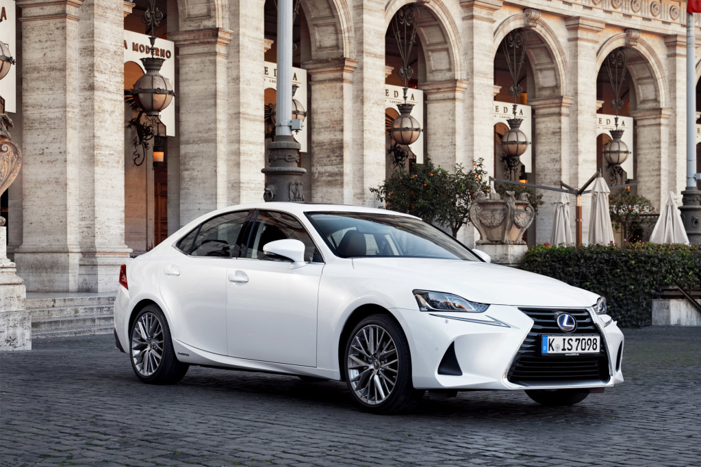 Lexus IS