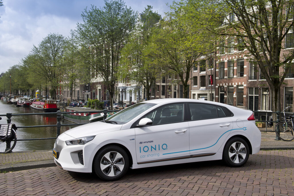 Hyundai IONIQ