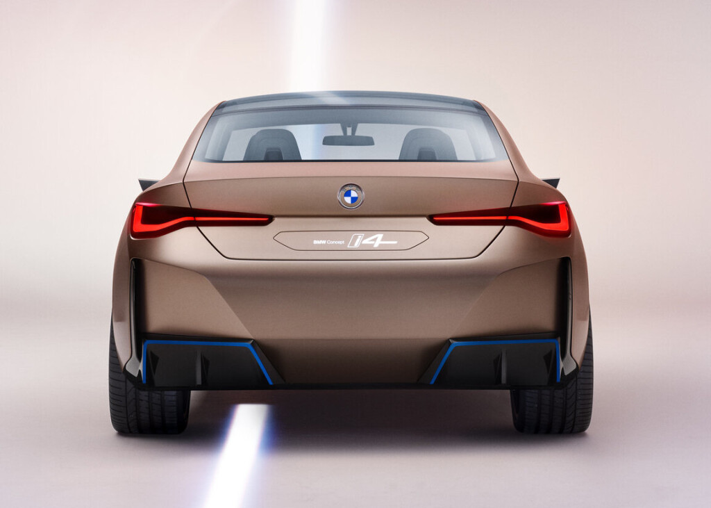 BMW i4