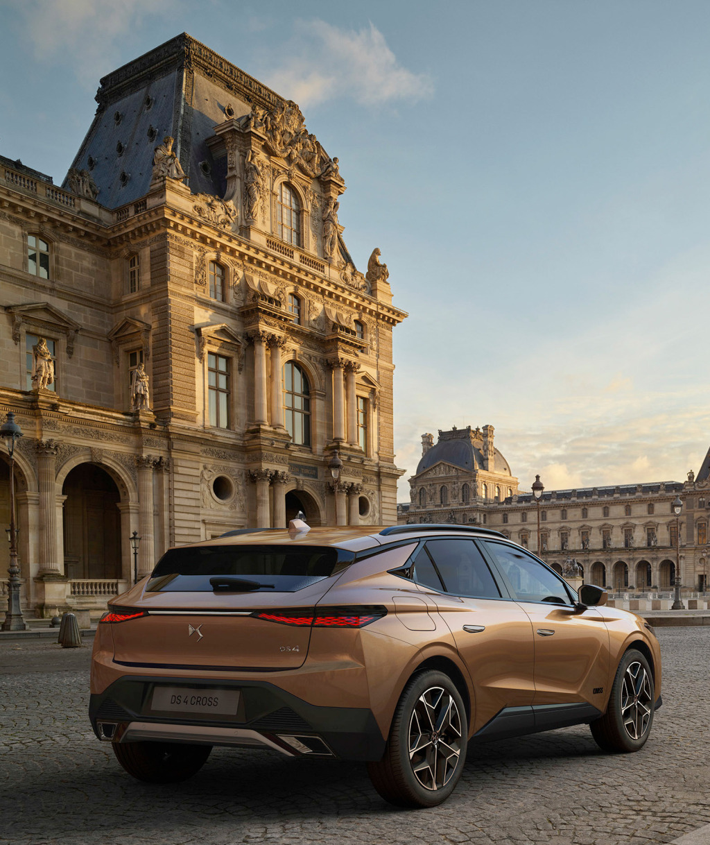 DS 4