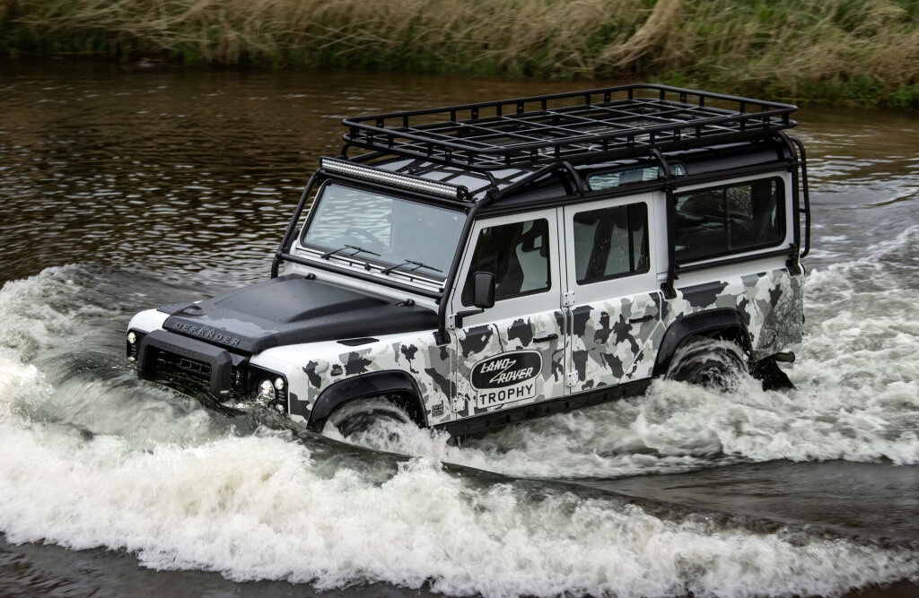 Land Rover Defender (1948 - 2018)