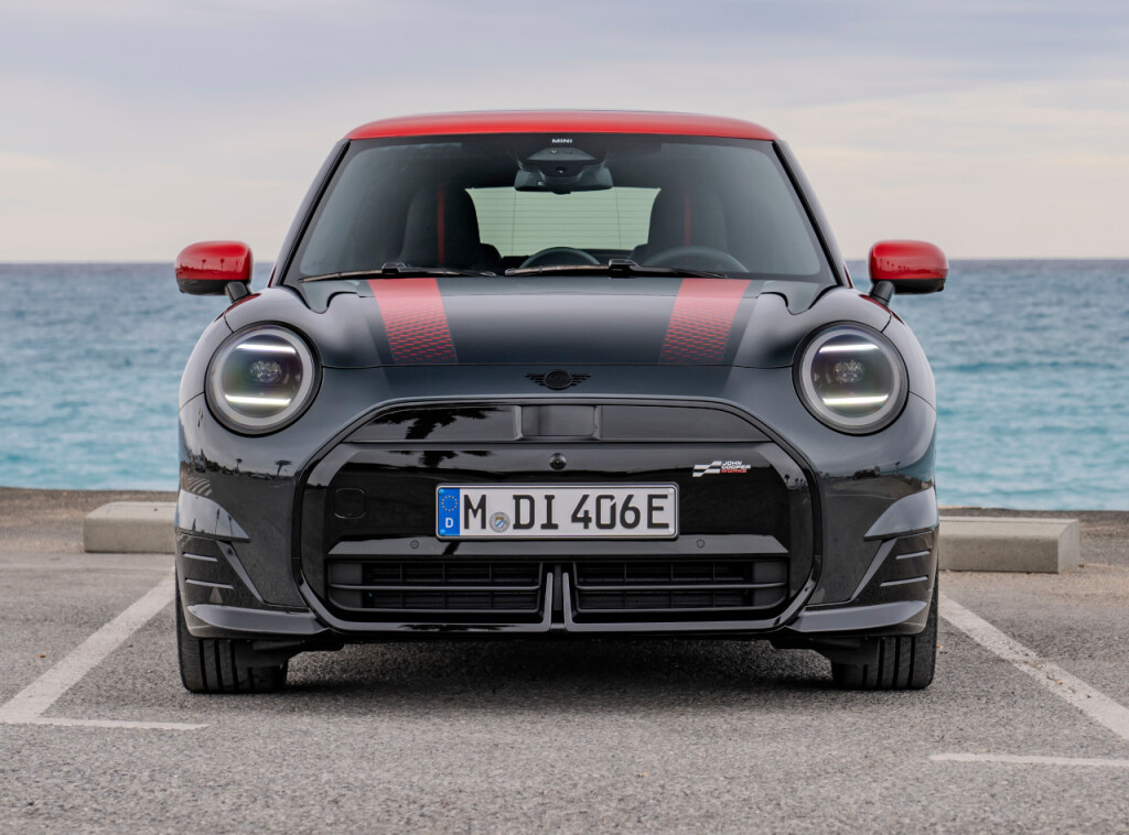 MINI Cooper SE John Cooper Works