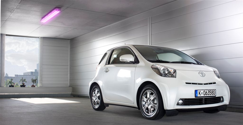 Toyota iQ