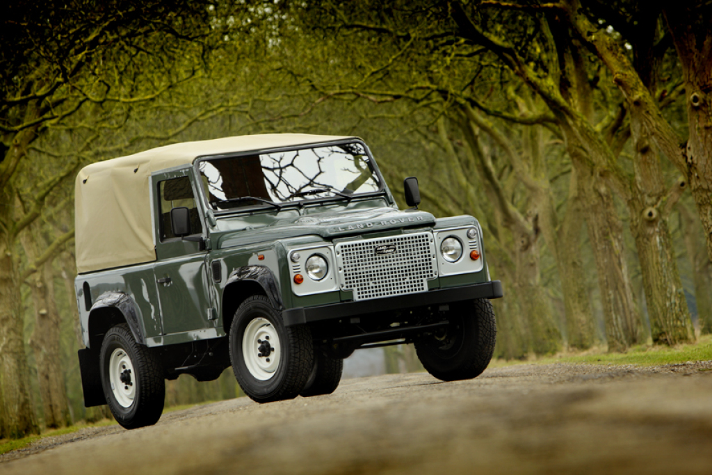 Land Rover Defender (1948 - 2018)