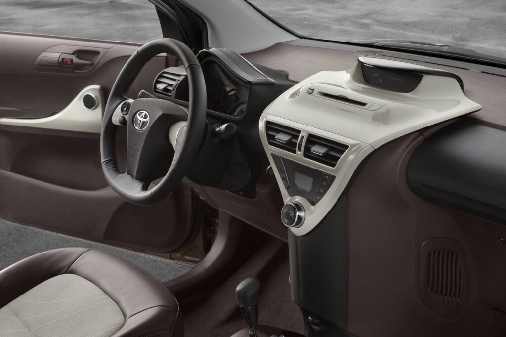 Toyota iQ