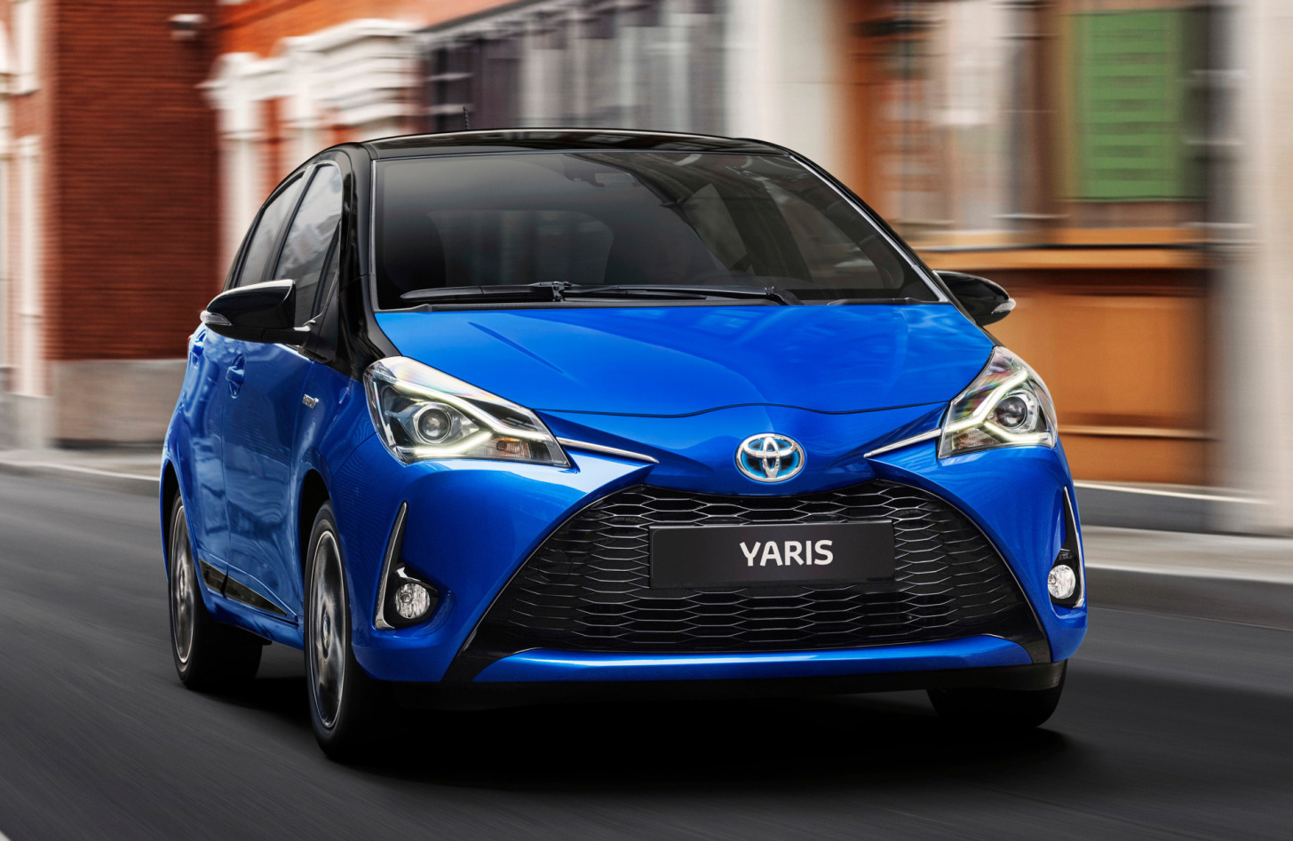 Autozine Nieuws Toyota geeft 2 jaar