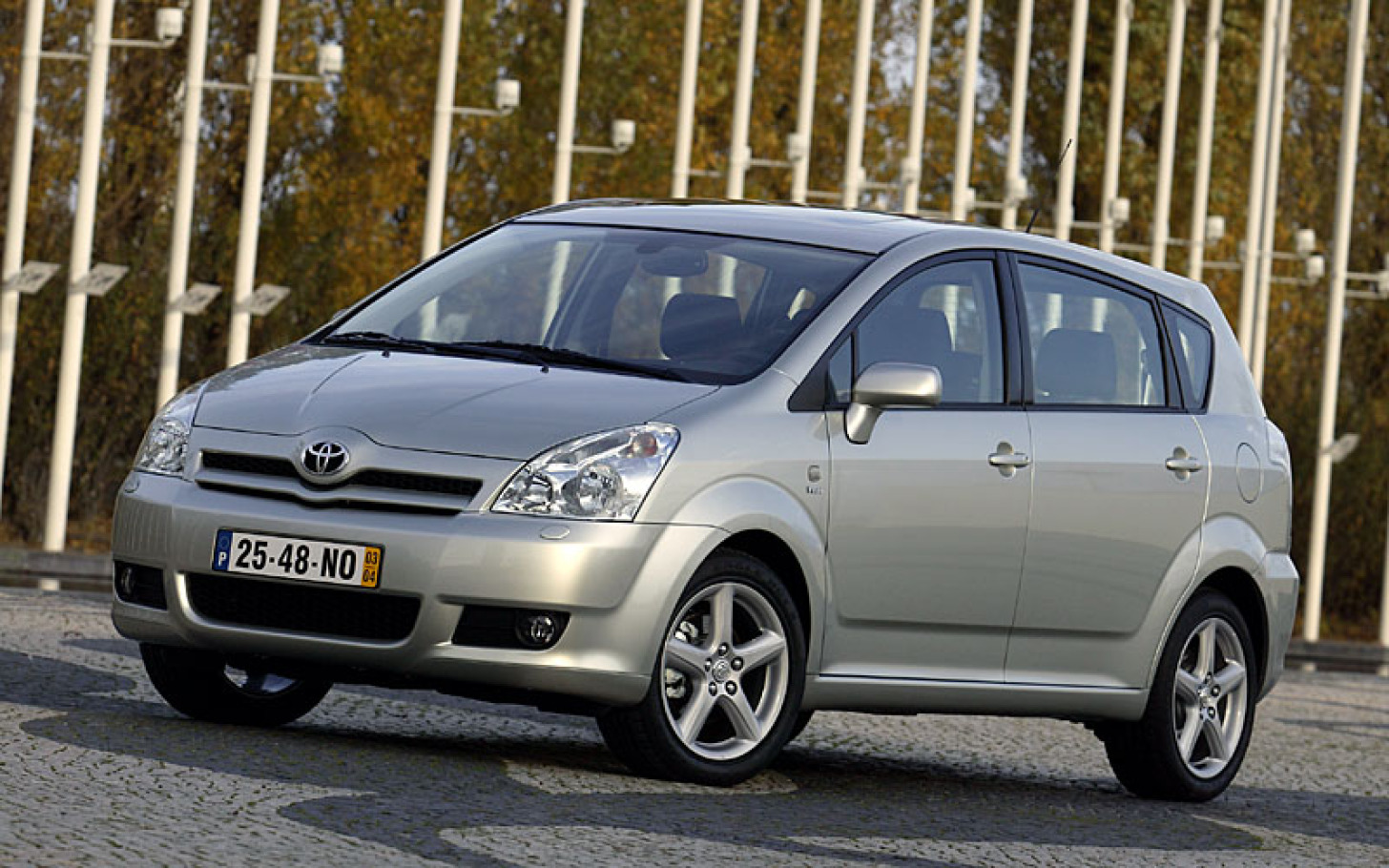 Тойота corolla verso