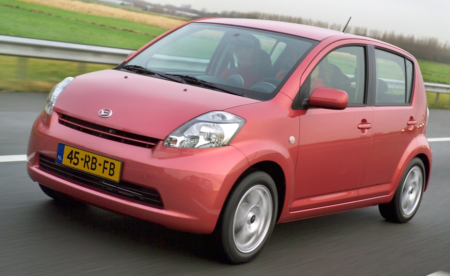 Daihatsu sirion catalog