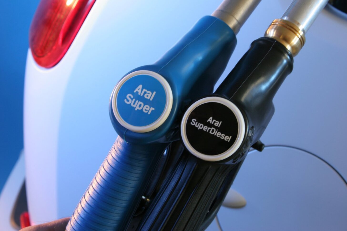 Autozine Nieuws Ford Easy Fuel systeem maakt een eind aan verkeerd