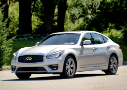 Infiniti Q70