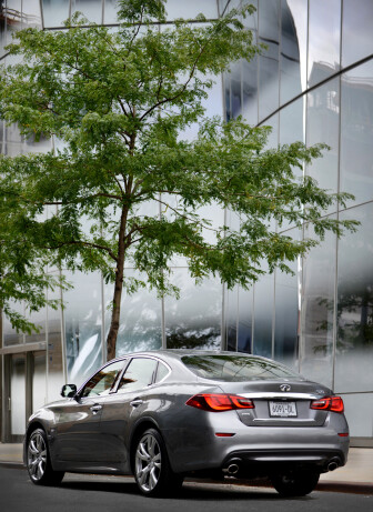 Infiniti Q70