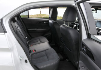 Mitsubishi Eclipse Cross (2017 - 2025) (Achterin)