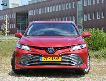 Toyota Camry - Recht voor
