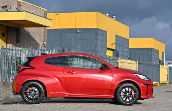 Toyota Yaris - Zijkant