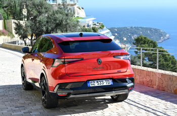 Renault Rafale - Schuin achter