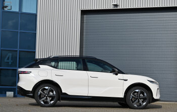 Voyah Courage - Zijkant