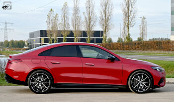 Mercedes-Benz CLA - Zijkant