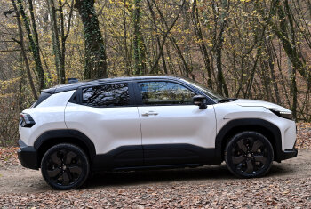 Toyota Urban Cruiser - Zijkant