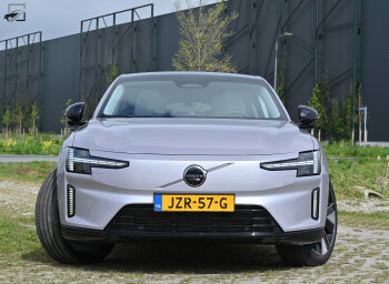 Volvo ES90 - Recht voor