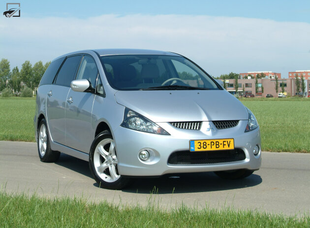 Mitsubishi Grandis (2004 - 2011) - Driekwart voor