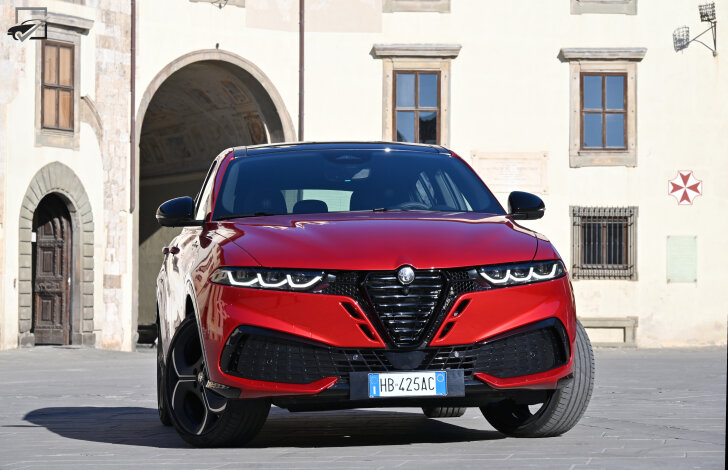 Alfa Romeo Tonale (Recht voor)