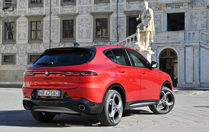 Alfa Romeo Tonale (Driekwart achter)