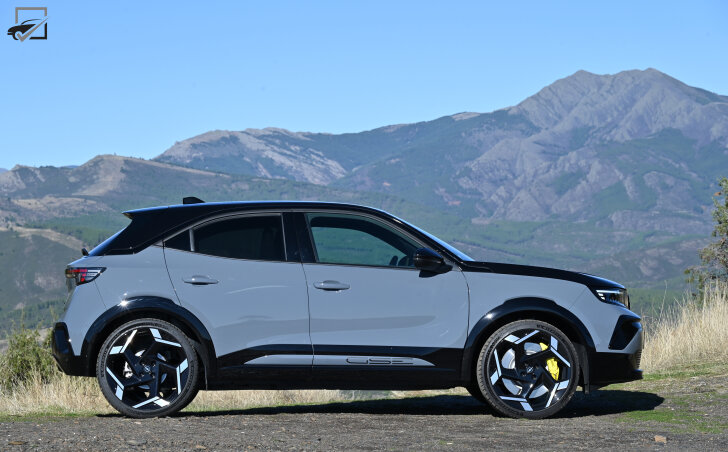 Opel Mokka GSE (Zijkant)