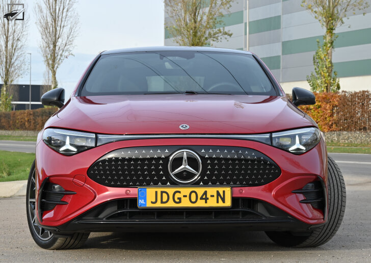 Mercedes-Benz CLA (Recht voor)