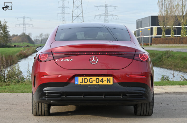 Mercedes-Benz CLA (Recht achter)