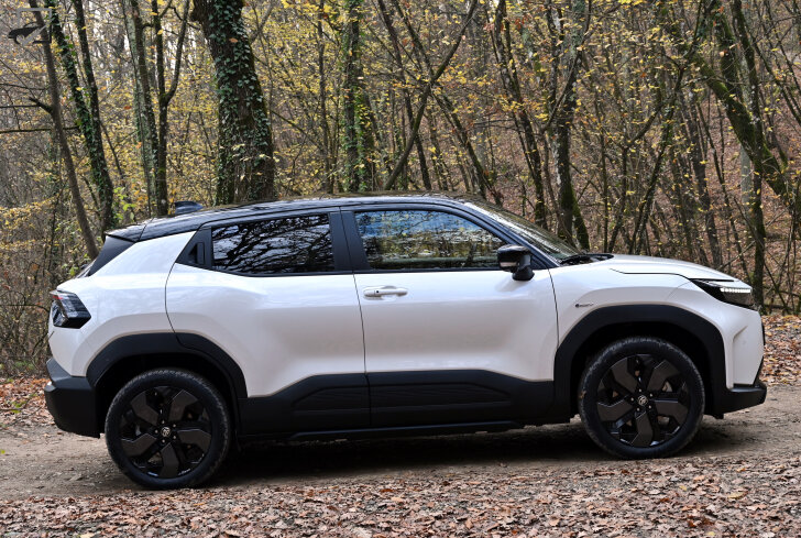 Toyota Urban Cruiser (Zijkant)