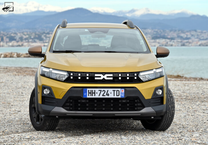 Dacia Sandero Stepway (Recht voor)