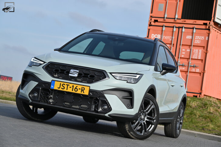 Seat Arona (Driekwart voor)